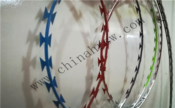彩色刺丝滚笼