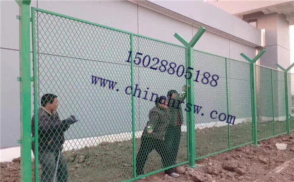 监狱围栏