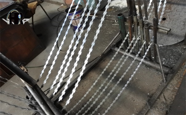 镀锌刺绳的防护作用