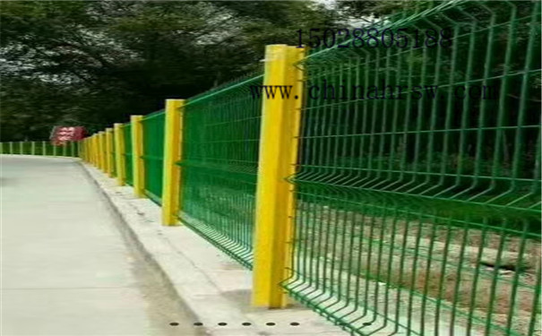 道路护栏网